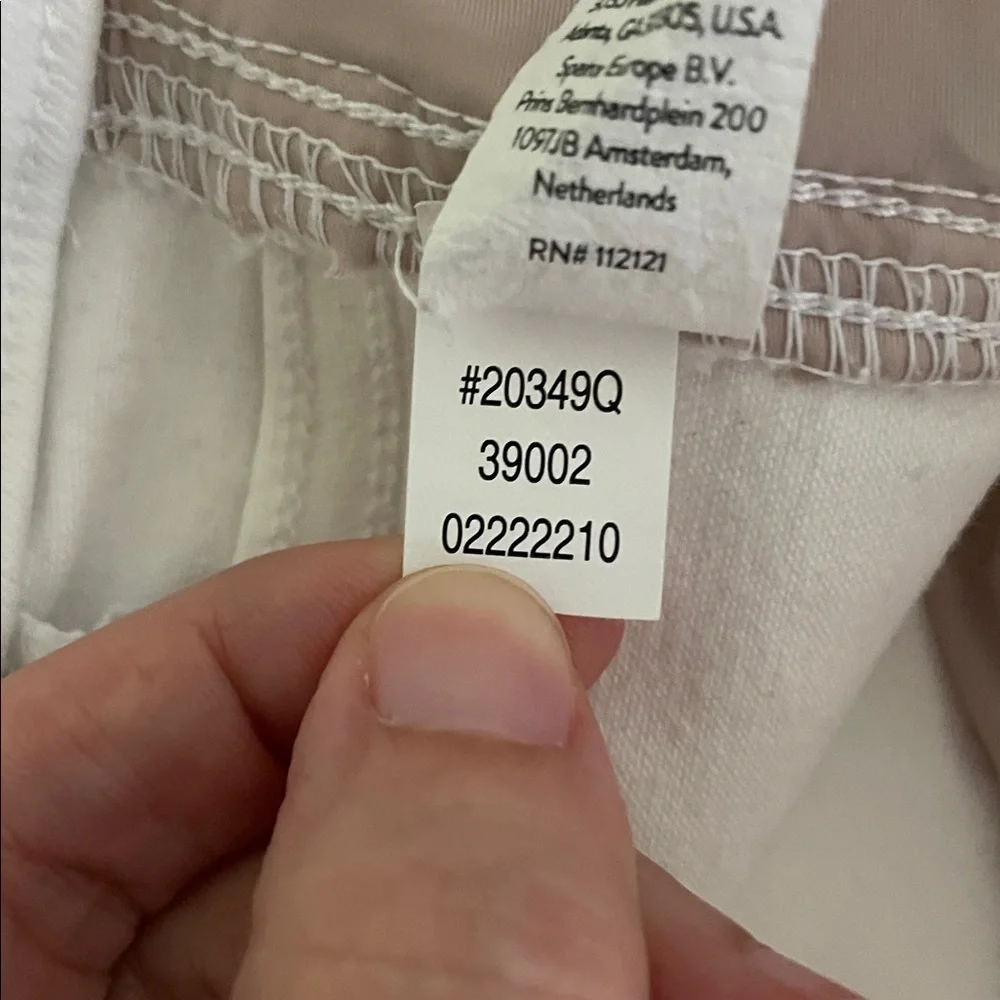 SPANX Stretch Pull-On Flare Leg Jeans in White Size LP Large Petite